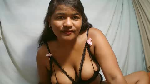 saylla1 online show from February 15, 6:15 pm