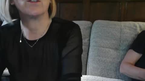 SB Couple online show from November 23, 2:50 pm