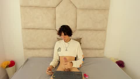 Snapshot of scaarlett_22 chatting on October 8, 5:32 pm scaarlett_22 online show from October 8, 5:32 pm