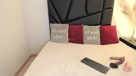 Snapshot of scarbadgirl_ chatting on October 6, 3:37 am scarbadgirl_ online show from October 6, 3:37 am