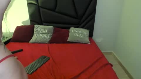 Snapshot of scarbadgirl_ chatting on October 18, 3:31 am scarbadgirl_ online show from October 18, 3:31 am