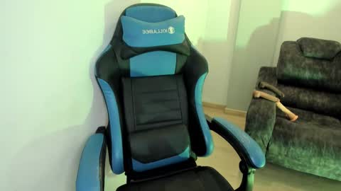 Snapshot of scarbadgirl_ chatting on October 26, 3:12 am scarbadgirl_ online show from October 26, 3:12 am