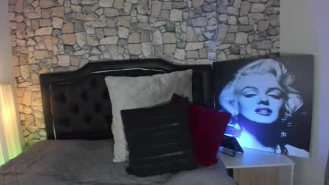 Snapshot of scarlat_diamond chatting on October 12, 7:46 pm Scarlat Diamond  online show from October 12, 7:46 pm