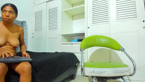 scarle222421 online show from January 14, 9:31 pm