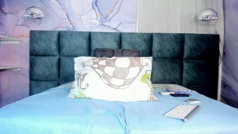 Scarleet online show from April 19, 12:15 pm