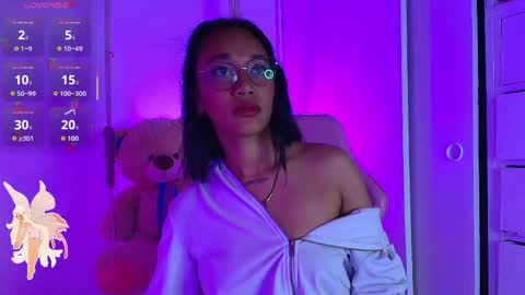 Snapshot of scarleett_ebony chatting on May 12, 7:55 pm scarleett_ebony online show from May 12, 7:55 pm