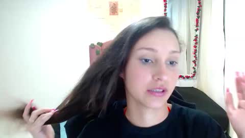 scarlet771776 online show from December 5, 8:16 pm