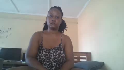 scarlet_25142359 online show from October 17, 6:05 am