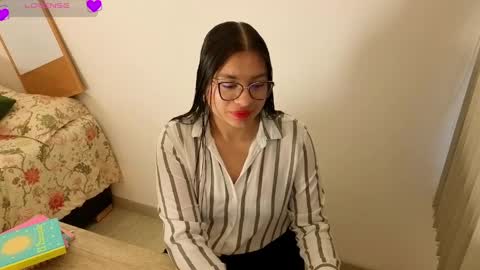 Snapshot of scarlet__15_ chatting on May 13, 12:13 pm Scarlet online show from May 13, 12:13 pm