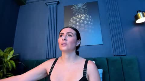 Scarlet Edwars online show from March 20, 7:08 pm