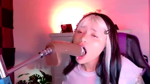 scarlet_gold online show from December 2, 4:51 am