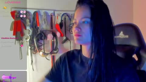 scarlet taylor kennedy online show from May 3, 10:27 pm