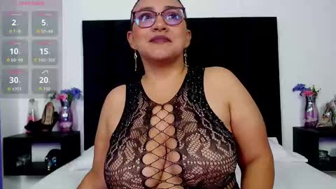 Snapshot of scarlet_ray_ chatting on September 9, 11:43 am Scarlet Ray  online show from September 9, 11:43 am