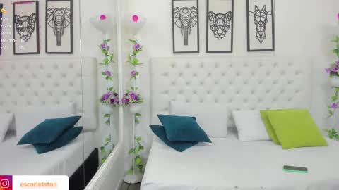 Snapshot of scarlet_stan22 chatting on December 12, 10:56 am Isa online show from December 12, 10:56 am