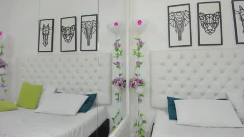 Snapshot of scarlet_stan22 chatting on December 19, 11:18 am Isa online show from December 19, 11:18 am