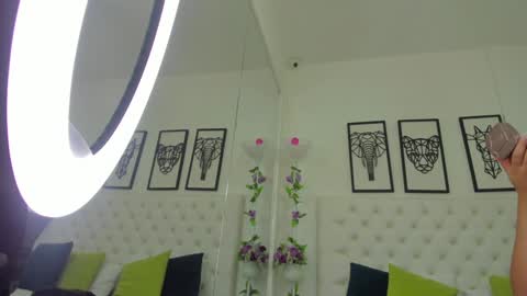 Snapshot of scarlet_stan22 chatting on January 9, 11:14 am Isa online show from January 9, 11:14 am