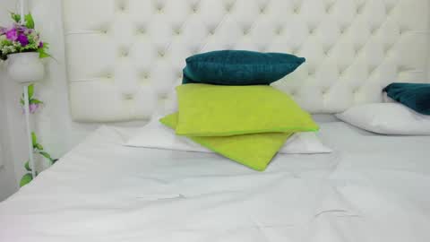 Snapshot of scarlet_stan22 chatting on January 21, 1:32 pm Isa online show from January 21, 1:32 pm