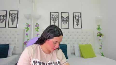 Snapshot of scarlet_stan22 chatting on January 27, 2:02 pm Isa online show from January 27, 2:02 pm