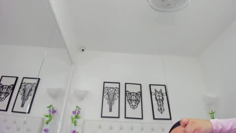 Snapshot of scarlet_stan22 chatting on January 31, 11:13 am Isa online show from January 31, 11:13 am