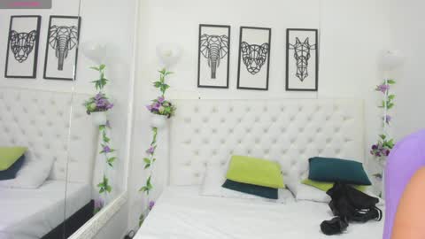 Snapshot of scarlet_stan22 chatting on February 7, 11:12 am Isa online show from February 7, 11:12 am