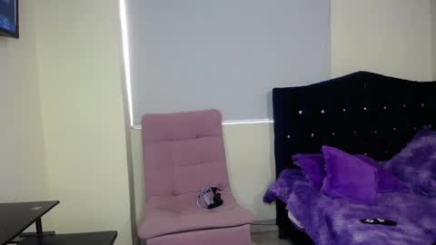 scarlet_tommy online show from March 1, 5:37 pm