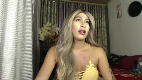 Snapshot of scarlet_ts69 chatting on January 3, 1:05 am scarlet online show from January 3, 1:05 am