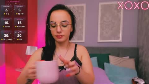 Scarlet online show from April 6, 10:11 pm