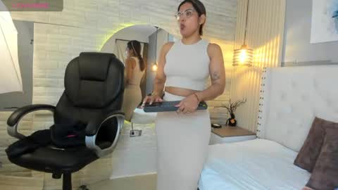 Scarlet online show from April 21, 11:07 pm