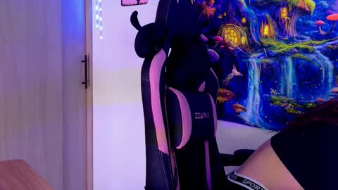 Scarlet online show from January 13, 6:46 pm