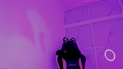 Snapshot of scarletblaze_ chatting on May 6, 11:48 am Scarlet online show from May 6, 11:48 am