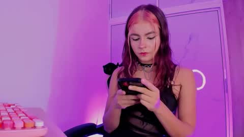 Snapshot of scarletblaze_ chatting on May 17, 9:11 pm Scarlet online show from May 17, 9:11 pm