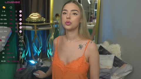 Snapshot of scarletcoles chatting on January 21, 11:34 pm Scarlet online show from January 21, 11:34 pm