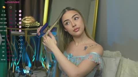 Snapshot of scarletcoles chatting on January 30, 10:41 pm Scarlet online show from January 30, 10:41 pm