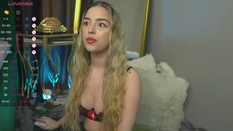 Snapshot of scarletcoles chatting on February 12, 2:14 am Scarlet online show from February 12, 2:14 am