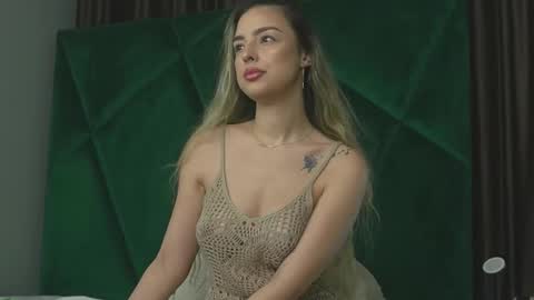 Snapshot of scarletcoles chatting on October 20, 11:05 pm Scarlet online show from October 20, 11:05 pm