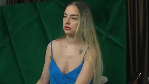 Snapshot of scarletcoles chatting on November 17, 11:54 pm Scarlet online show from November 17, 11:54 pm