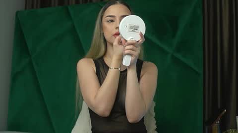 Snapshot of scarletcoles chatting on November 18, 11:15 pm Scarlet online show from November 18, 11:15 pm