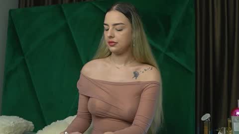 Snapshot of scarletcoles chatting on November 21, 11:36 pm Scarlet online show from November 21, 11:36 pm