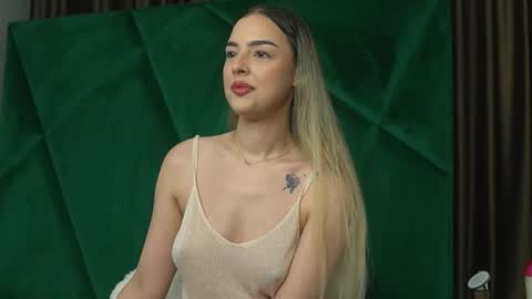 Snapshot of scarletcoles chatting on November 23, 12:32 am Scarlet online show from November 23, 12:32 am