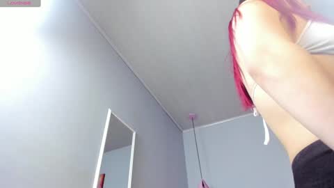 Snapshot of scarletgv chatting on January 15, 5:19 am Scarlet online show from January 15, 5:19 am