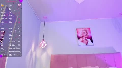 Snapshot of scarletgv chatting on February 19, 6:33 am Scarlet online show from February 19, 6:33 am