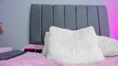Snapshot of scarletgv chatting on March 8, 7:53 pm Scarlet online show from March 8, 7:53 pm