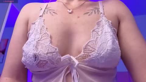 Snapshot of scarletgv chatting on November 24, 4:23 am Scarlet online show from November 24, 4:23 am