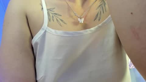 Snapshot of scarletgv chatting on November 29, 6:49 am Scarlet online show from November 29, 6:49 am