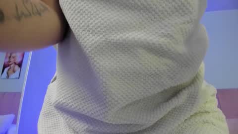 Snapshot of scarletgv chatting on December 2, 4:51 am Scarlet online show from December 2, 4:51 am