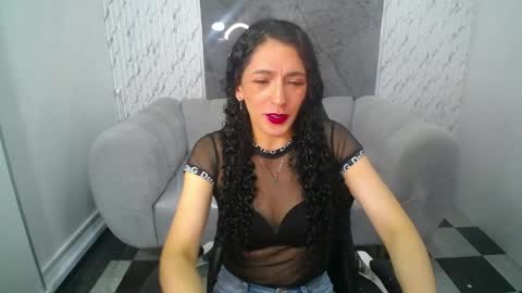 scarleth_b online show from May 28, 7:55 pm