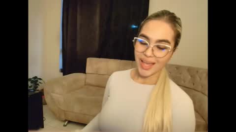 Alaia Domina online show from March 4, 11:22 pm