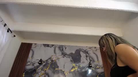 Snapshot of scarlethchannel chatting on December 4, 3:21 pm Scarleth online show from December 4, 3:21 pm