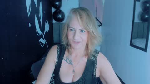 S C A R L E T online show from December 5, 6:11 pm