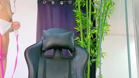 Snapshot of scarletjonesx chatting on November 28, 4:42 pm Denis online show from November 28, 4:42 pm